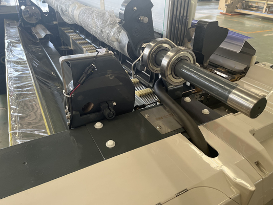 ফ্ল্যাট ফ্যাব্রিক উইভিং মেশিন 1200 RPM 360cm কাপড় বুননের জন্য একটি মেশিন